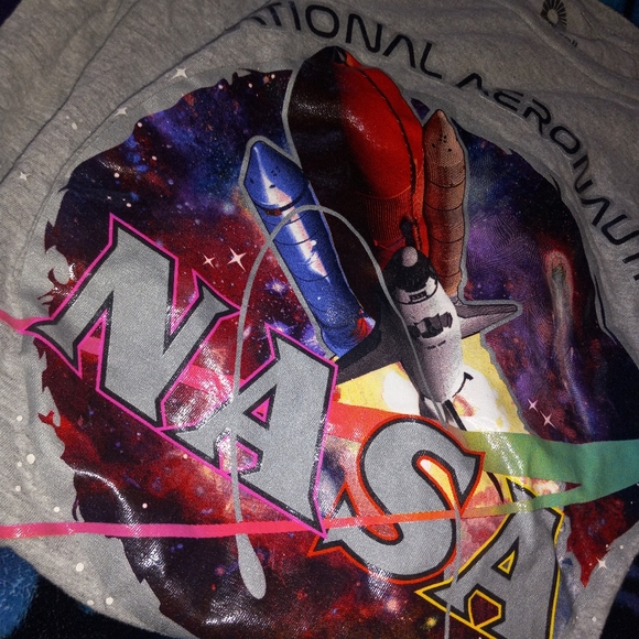 LAST CHANCE SALE ONLY $8"Akademiks" NASA Short Sleeve Tee (Gray) Small - Picture 2 of 5